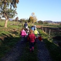 Ein Schulvormittag auf dem Biobauernhof