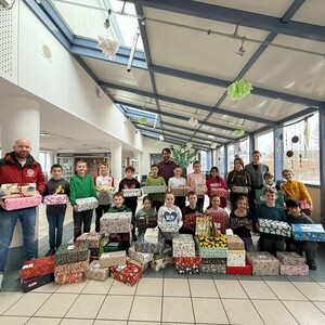 Grundschule Oberviechtach beteiligt sich erneut am Weihnachtspäckchenkonvoi